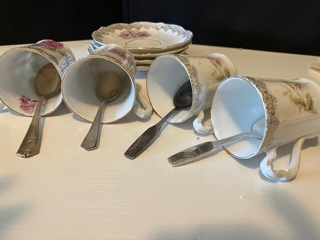 Demitasse/chocolate cups, saucers and spoons set of 4 German