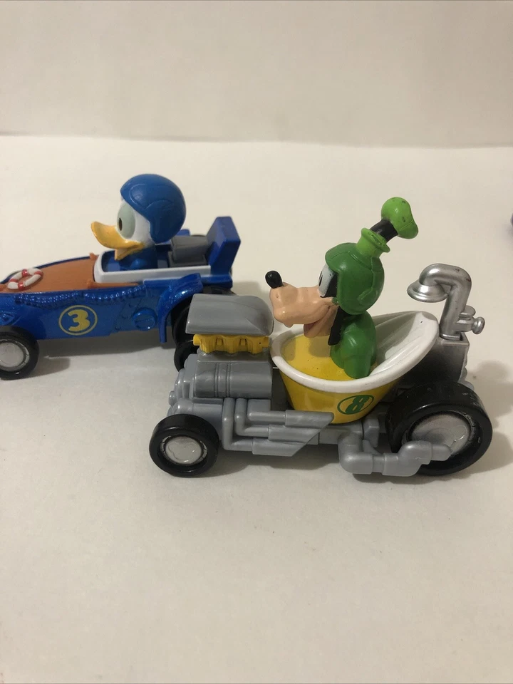 Disney Mickey Roadster Racers 2016 Die Cast Donald Duck Goofy coche de juguete lote de 2 Foto 2 de 4