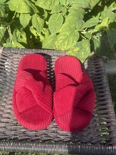 Women s Red House Slippers Size 5-6 Us Corduroy Open Toe Cross Band Slip On New