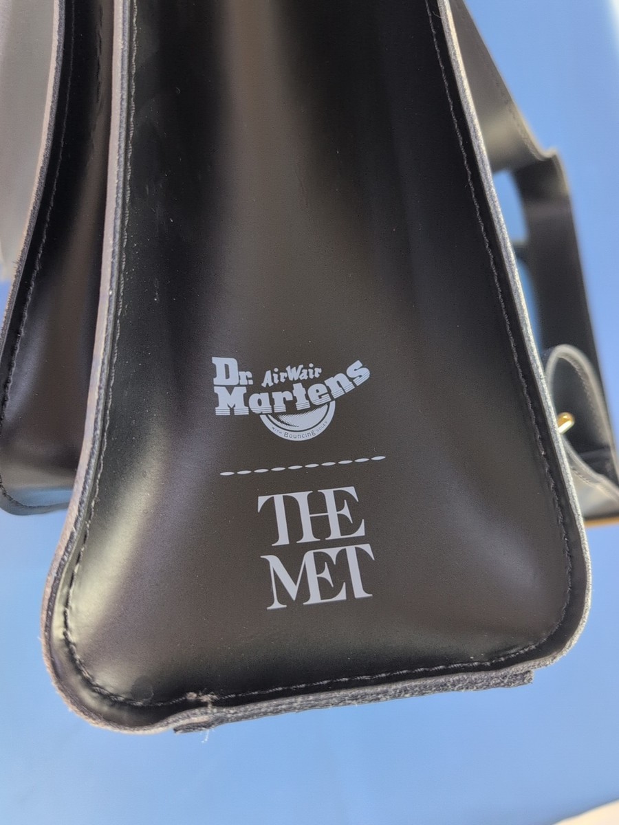 Doc Dr. Martens x THE MET Backpack Masterpiece Katsushika Hokusai