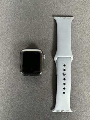 Apple Watch SE (3rd Generation) 40mm GPS Midnight   100% Battery   Excellent