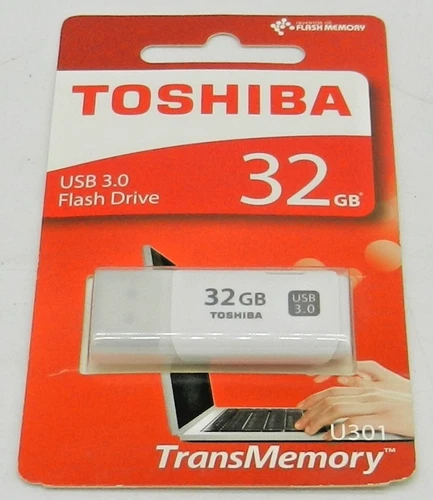 Toshiba 32GB USB 3.0 Flash Drive - U301 TransMemory White