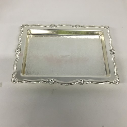 Queen Victoria Silver Plated Tray and 3 x Glass Trays. Made in England (5) # 307 - Picture 6 of 9