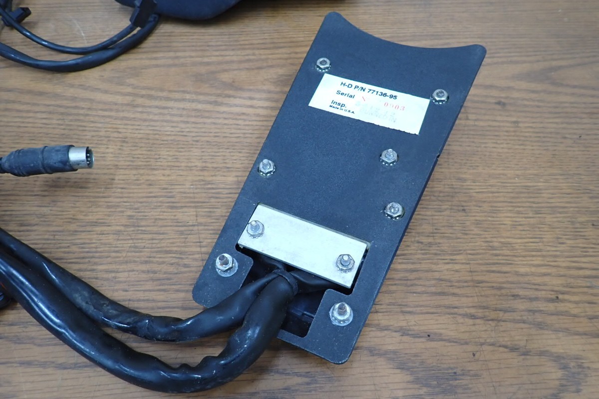 HARLEY DAVIDSON TRUNK BACKREST SPEAKER W/ CB RADIO TRANSCEIVER