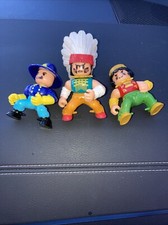 Vintage 1997 7th Cavalry and 2 Indians Toys LIL PLAYMATES Western Fort play set