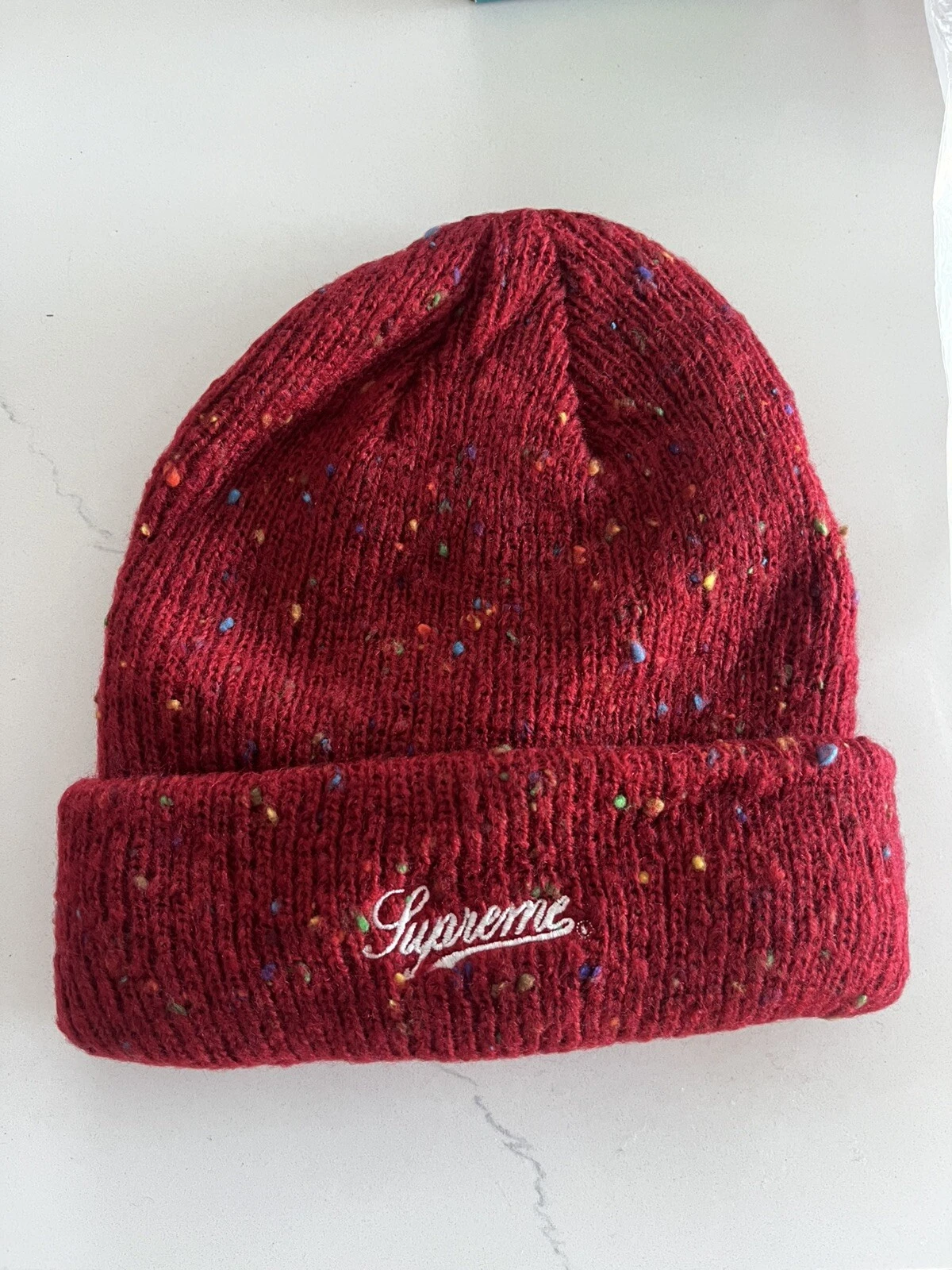 Chapeau rouge foncé bonnet moucheté couleur suprême FW18 neuf
