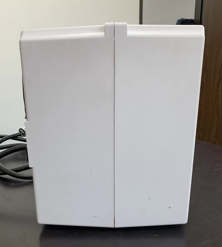 Tripp-Lite Smart 3000VS UPS Syatem, Salida: 115v -60Hz 10 Tomacorrientes Foto 2 de 4