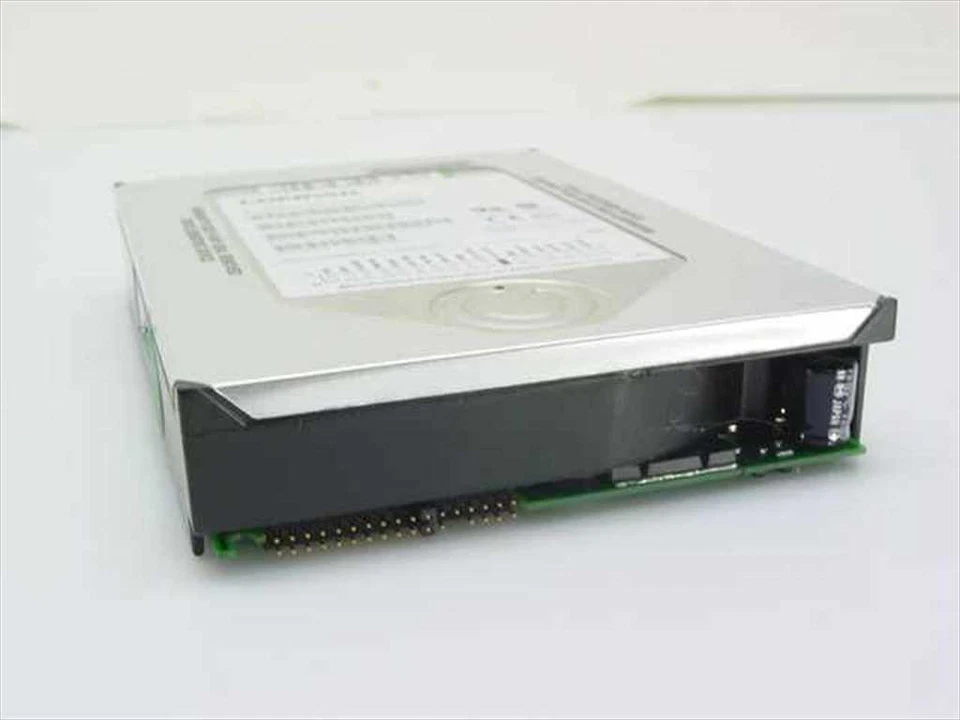 Compaq 313717-001 9.1GB 3.5" SCSI Hard Drive 7200 RPM 80 Pin - WDE91 - Image 2 of 3