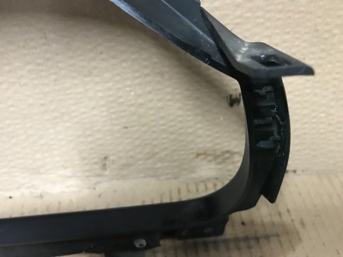 ASTON MARTIN VANTAGE V8 4.3 MANUAL BLACK PLASTIC CLOCK SURROUND 05 - 08 V W61 - Picture 14 of 24