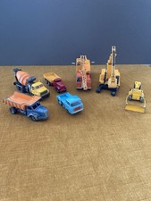Ensemble De Camions Et Engins De Chantier Miniatures Anciens