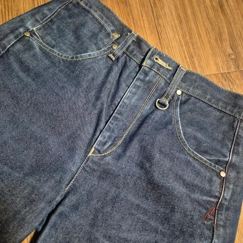 Levi's 28-29 Inch Denim Shorts Pre-Owned thumbnail 5