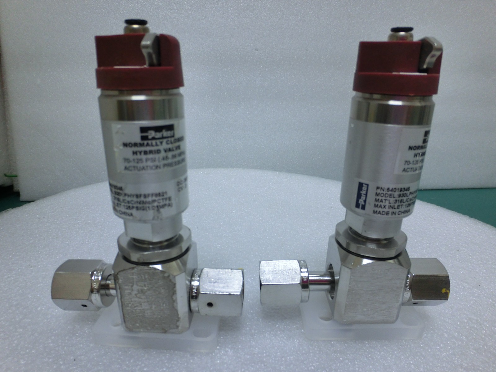 Lot of 2 Parker Veriflo 930LPHYSFSFF8521 N.C. Hybrid Valve,54019345,UsedUS+9887