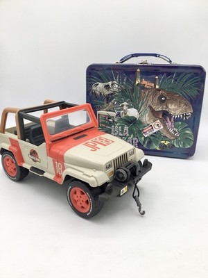  Jurassic Park Legacy JP18 Jeep Wrangler & Isla Nublar Lunchbox Tin, BUNDLE 