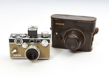 Vintage Argus C3 Matchmatic 35mm Camera 50mm f/3.5 Cintar Case meter - Works