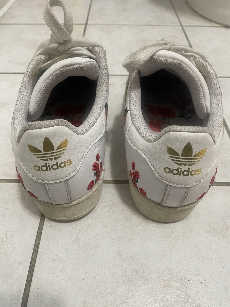 adidas Superstar women's US7 in white with floral embroidery | eBay adidas Superstar women's US7 in white with floral embroidery | eBay