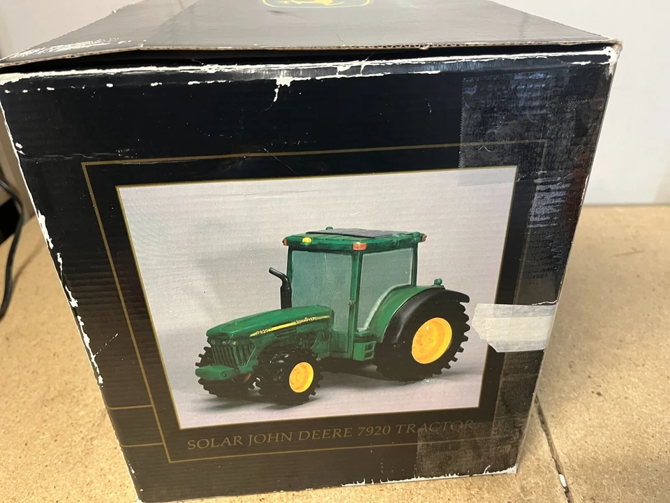 SpecCast Cast Resin John Deere 7920 Solar Tractor READ DESCRIPTION - Image 3 of 4
