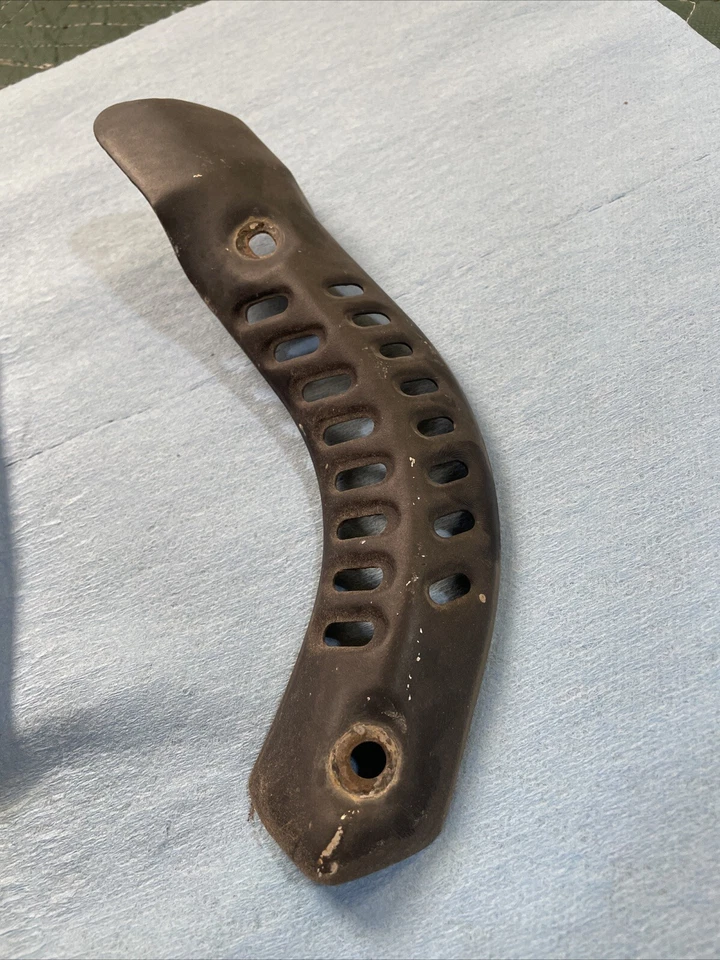 1985 Honda ATC 200 S exhaust guard shield 241 - Image 3 of 4
