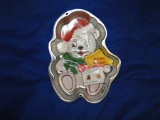 NEW WILTON VINTAGE BEAR-Y CHRISTMAS CAKE PAN, STOCK NUMBER 2105-3314