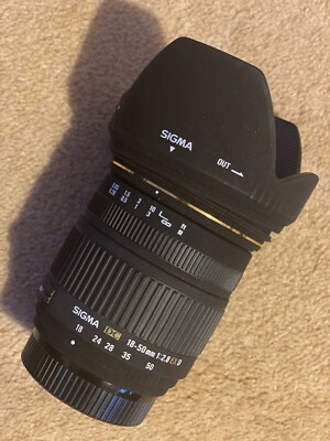 Sigma DC 18-50mm F2.8 AF EX Zoomobjektiv Nikon Gegenlichtblende Objektivdeckel & Tasche