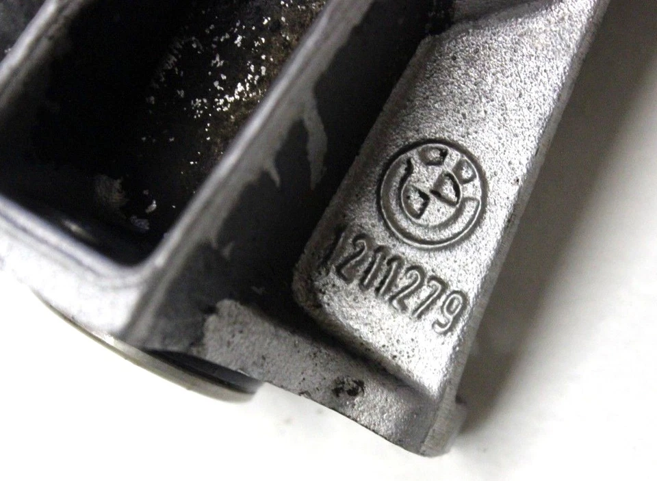 BMW OEM E30 FRONT AXLE DIFFERENTIAL SUPPORT BRACKET DIFF MOUNT 1211279 325IX - Image 3 of 3