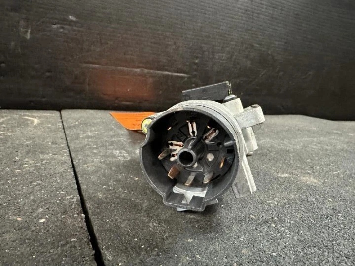 Оригинальный выключатель зажигания для Ford Thunderbird 2002-2005 годов выпуска без корпуса цилиндра - Изображение 2 из 4