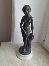 Edle Bronze-Skulptur „Venus“ Akt Frau auf Marmorsockel Signiert ca. 23,5 cm