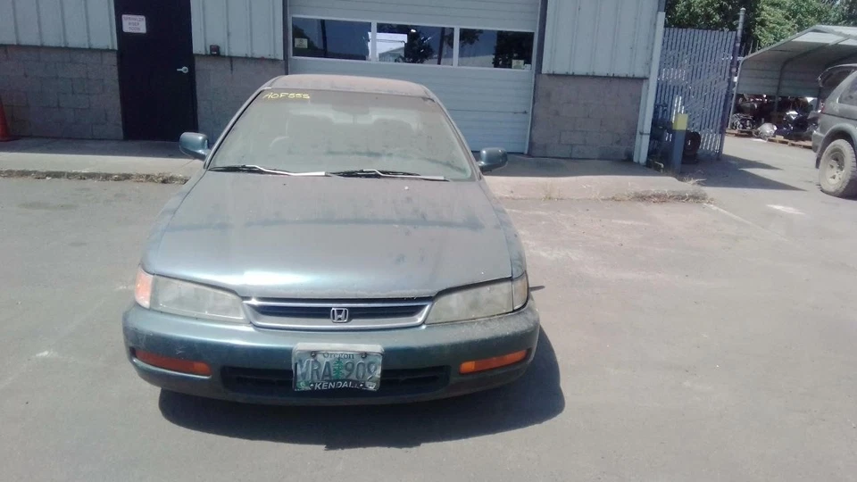 Conjunto de filtro de aire usado se adapta a: Honda Accord 1997 4 cilindros grado A Foto 3 de 4