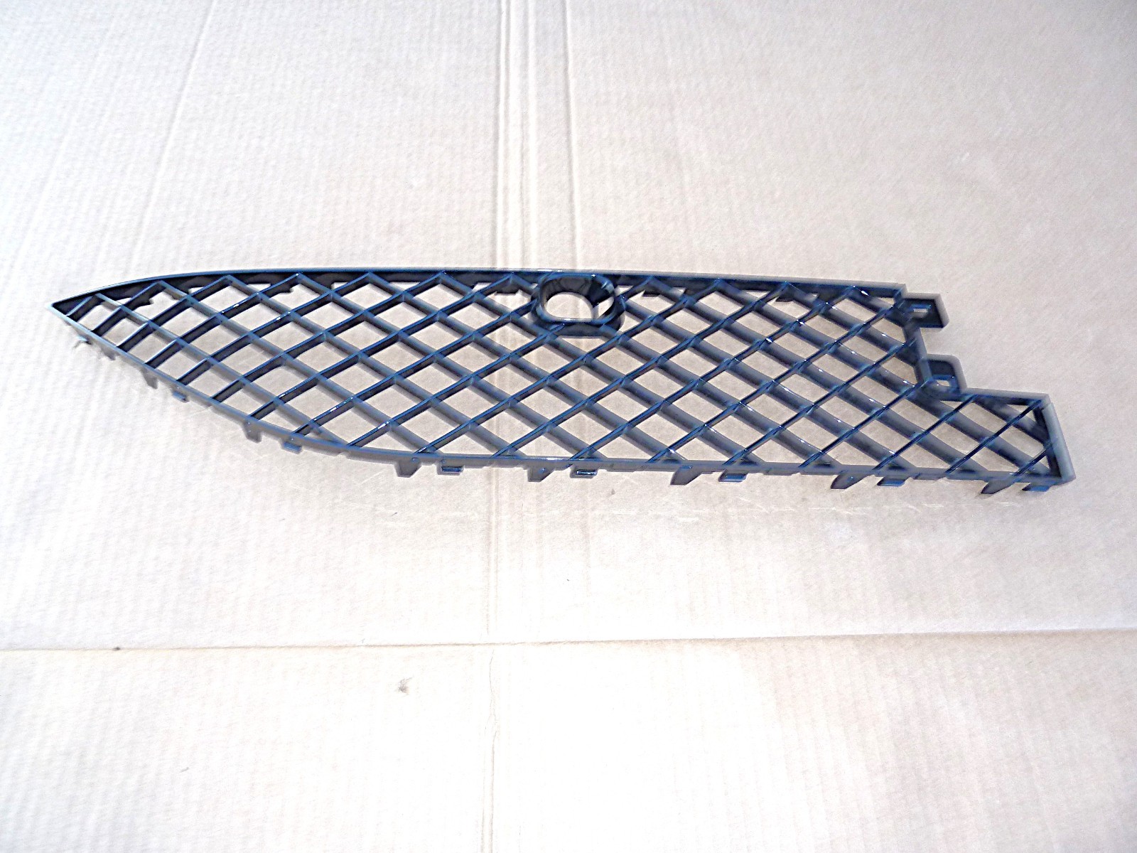 BENTLEY BENTAYGA 2024-2026 DRIVER FRONT BUMPER LEFT AIR GUIDE GRILLE BLACK OEM