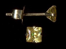 New 9K Fine Solid Yellow Gold 3mm Princess Cut Crystal CZ Solitaire Earrings oh