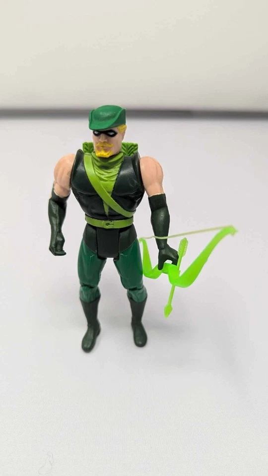 1985 Kenner DC Super Powers Green Arrow Action Figure With Bow, String & 1 Arrow - Image 2 of 4