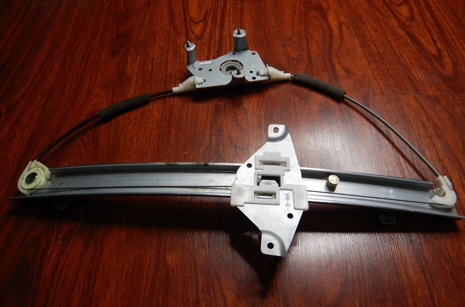 Suzuki OEM ventana derecha 83401-86Z00 Verona 2004-2006 2,5 L OEM 8340186Z00 Foto 4 de 4