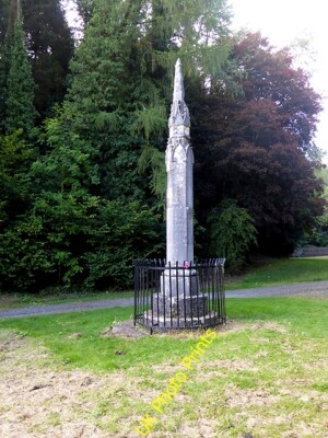 Foto 6x4 Der Obelisk, Heywood Gardens Baile na Coille kombiniert zwei Func c2015