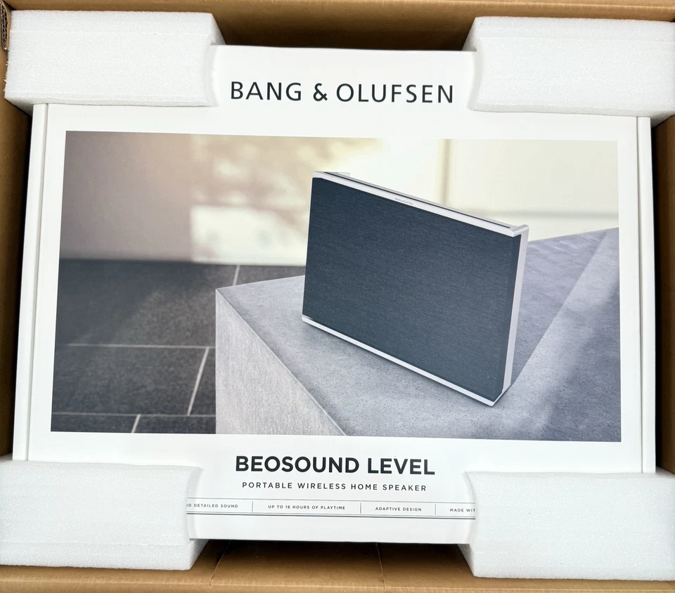 Altavoz inteligente portátil Bang & Olufsen nivel Beosound, gris natural/oscuro, 1200489 Foto 2 de 4