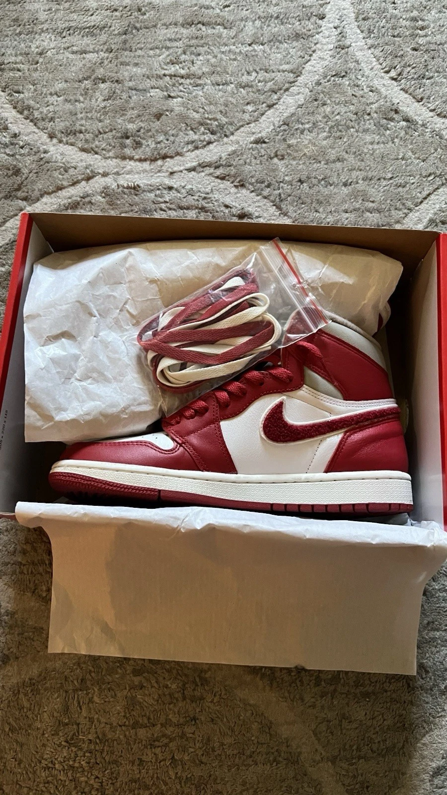 Sneakers Jordan 1 grigio e rosso
