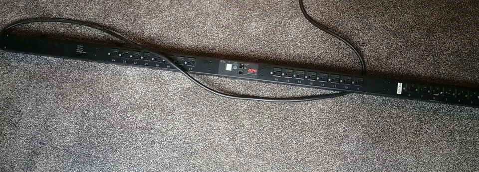 APC AP7930 120VAC | 16A | 50/60Hz Switched Rack Power Distribution Unit - Image 3 of 4