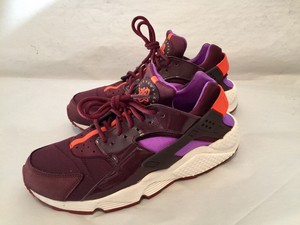 nike air huarache womens burgundy