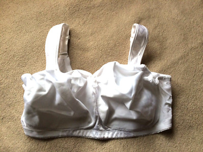 GLAMORISE  38F  Seamless Magic Lift  White Soft Cup Bra Style 1070 Nwot