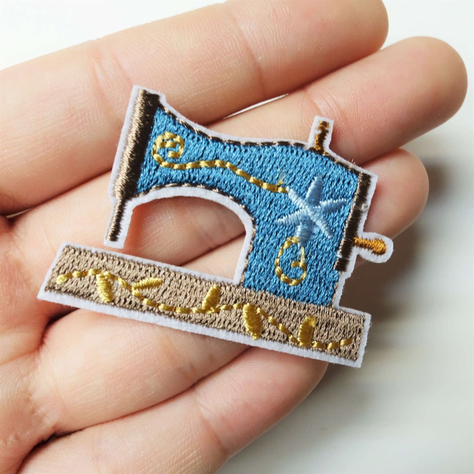 Sewing Machine Patch IronOn/SewOn Embroidered Applique Craft Motif eBay