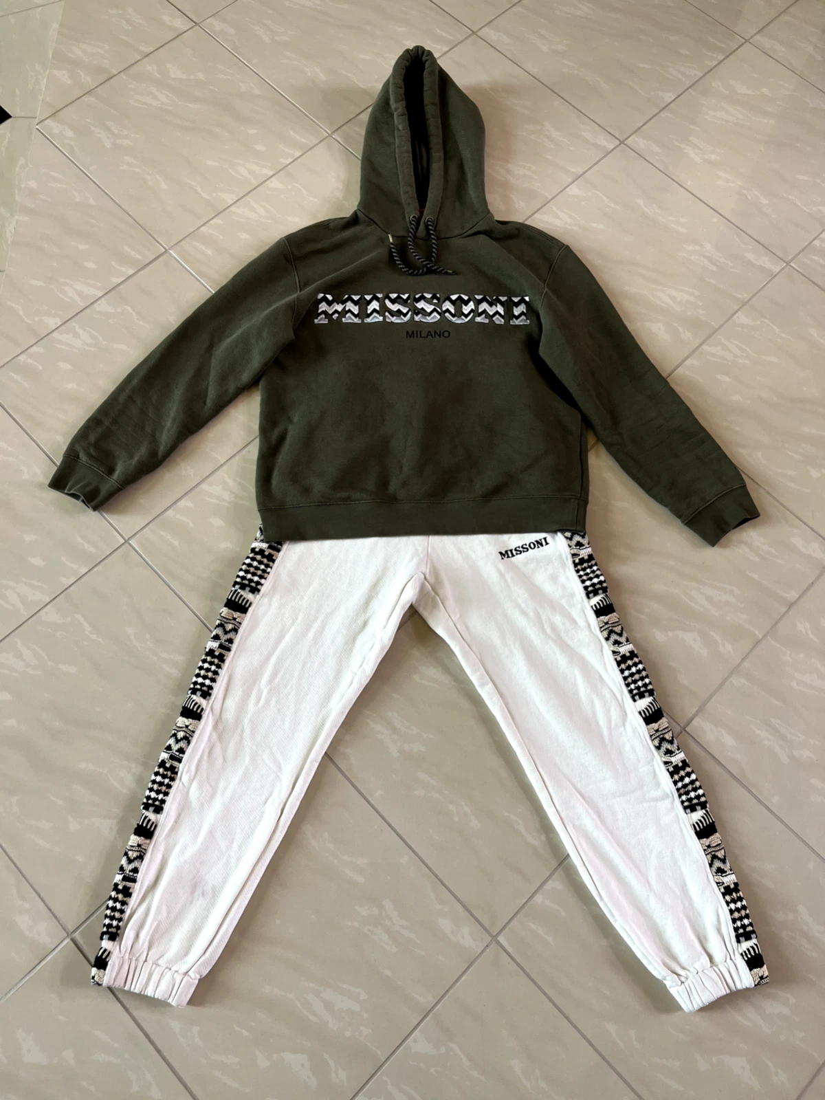 OFF WHITE #2592 MISSONI FELPA CON CAPPUCCIO UOMO LOGO RICAMATO TAGLIA M E PANTALONI BIANCO SPORCO Taglia S