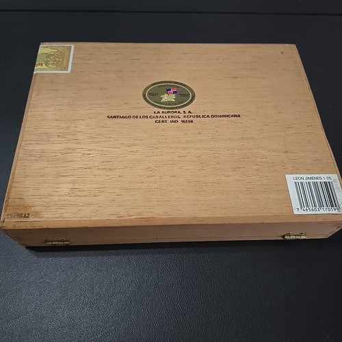 Vintage Leon Jimenes Wood Cigar Box, Tobacco, Man Cave - Picture 8 of 11