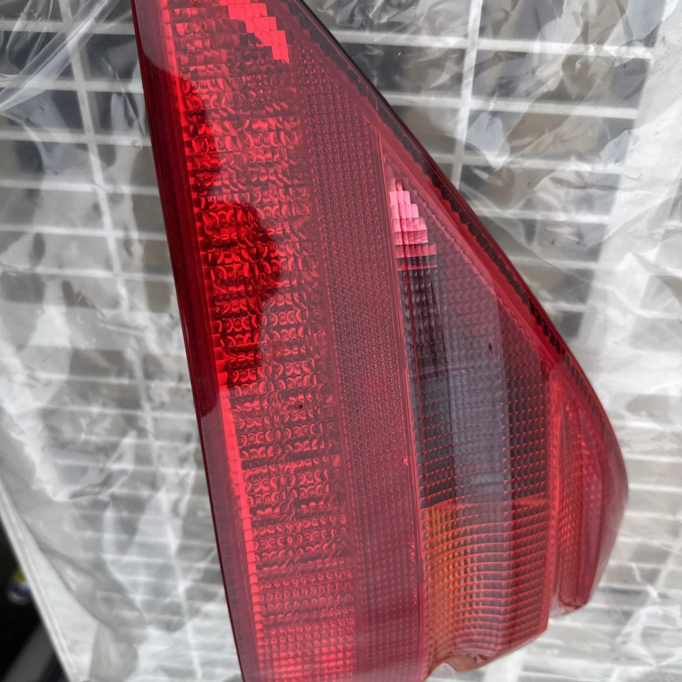 03-06 Conjunto de lámpara de luz trasera lateral derecha Mercedes R230 SL500 SL600 FABRICANTE DE EQUIPOS ORIGINALES Foto 4 de 4