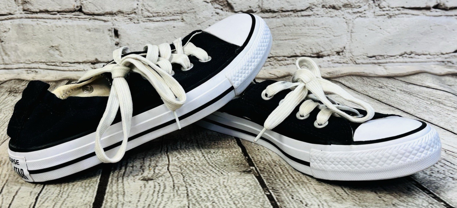 Converse All Star Low Top Black White Women’s Size 7 Shoes thumbnail 2