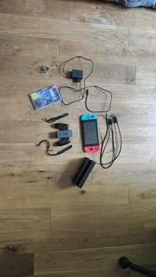 Nintendo Switch Konsole mit Joy-Con - Neon-Rot/Neon-Blau/Grau