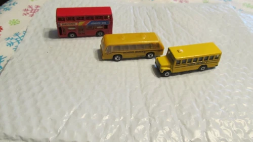 3 Vintage Diecast  Bus Vehicles  Hot Wheels Matchbox