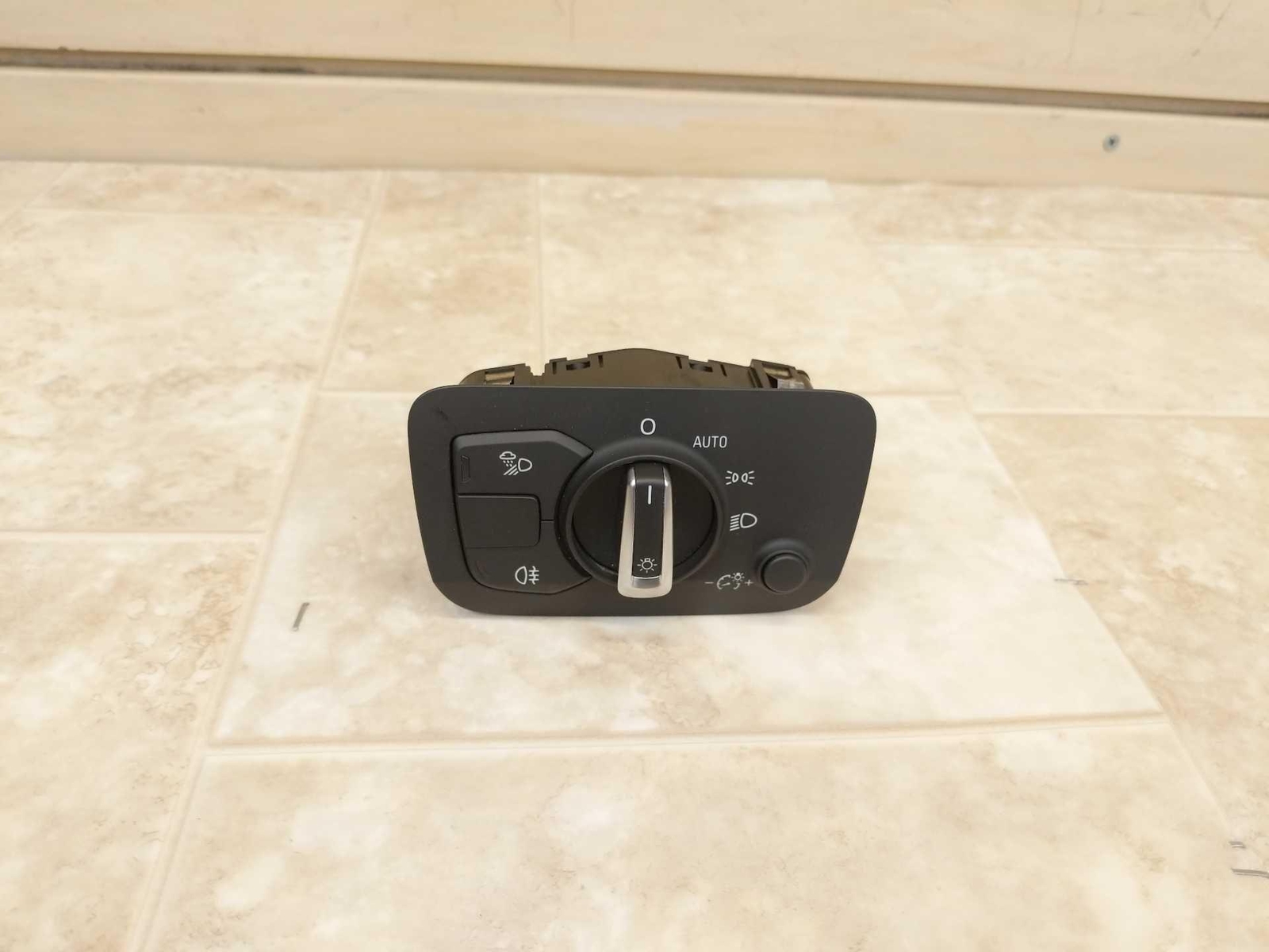 2017-2022 Audi R8 OEM Headlight Control Switch P/ 4S0941531