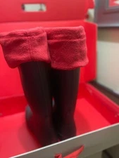 hunter rain boots size 10 BLK Tall with Socks