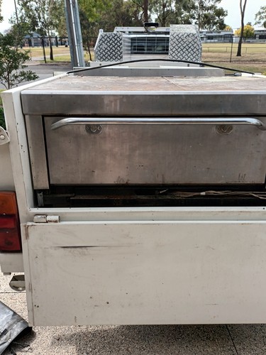 Catering trailer with gas burners, hot plate and rear pizza oven, off road tyres - Picture 3 of 14