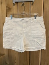 Gloria Vanderbilt Slimming Effect White Shorts Size 14 NWOT
