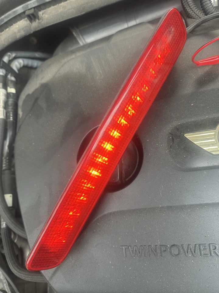 TESTED 1999-09 Saab 9-5 Wagon SportCombi High Trunk Third Brake Light 5335864 - Image 2 of 4