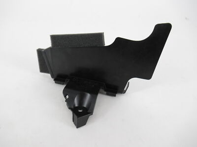 ID010678　６ドア４３５Ｌ（２０１６年三菱製） Genuine OEM Mazda PY8W-13-56Z Driver LH Inter Cooler Air Seal Duct